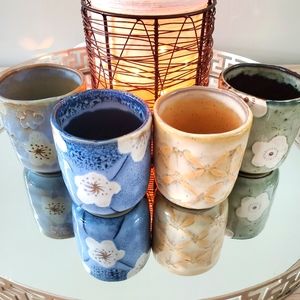 Jset of 4 Japanese tea cups